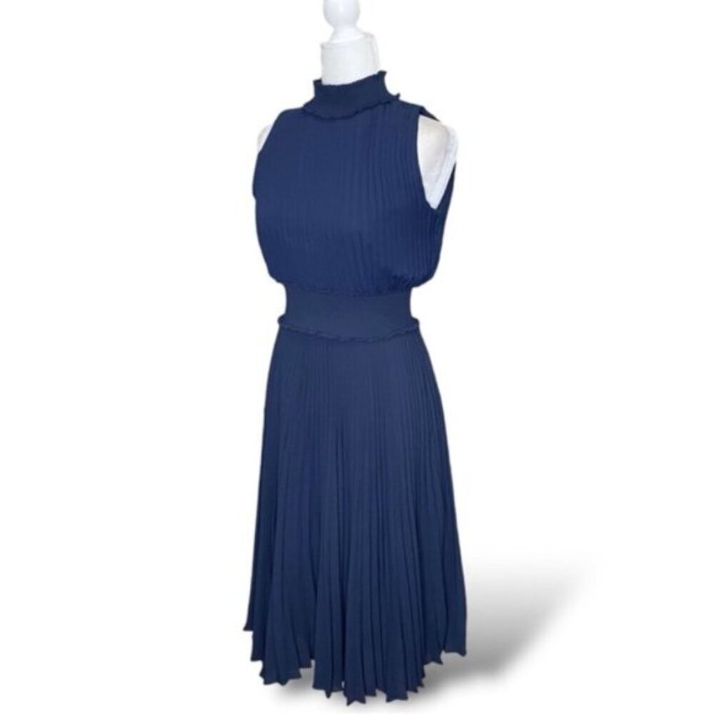 Elegant Navy Blue Sleeveless Dress